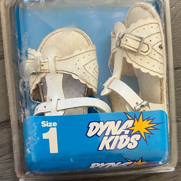 Vintage 80's Dyna Kids Size 1 Baby Childs Soft Soled Sandals - Picture 1 of 4